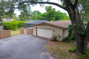 4511 E Country Club Cir, Plantation, FL 33317 - Photo 4