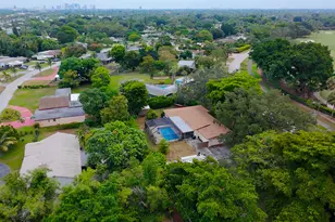 4511 E Country Club Cir, Plantation, FL 33317 - Photo 52