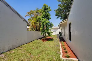 820 NW 21st Way, Delray Beach, FL 33445 - Photo 32