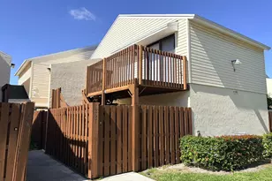 635 Executive Center Dr, West Palm Beach, FL 33401 - Photo 2