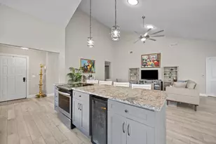 2895 Farragut Ln, West Palm Beach, FL 33409 - Photo 14