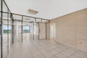 1100 St Charles Pl, Pembroke Pines, FL 33026 - Photo 16