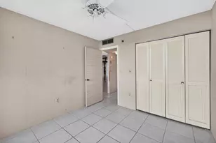 1100 St Charles Pl, Pembroke Pines, FL 33026 - Photo 50