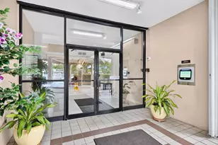 1100 St Charles Pl, Pembroke Pines, FL 33026 - Photo 4
