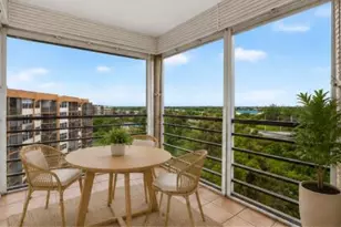 1100 St Charles Pl, Pembroke Pines, FL 33026 - Photo 34