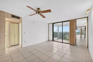 1100 St Charles Pl, Pembroke Pines, FL 33026 - Photo 24