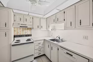 1100 St Charles Pl, Pembroke Pines, FL 33026 - Photo 26