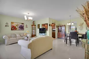 412 Brighton J, Boca Raton, FL 33434 - Photo 2