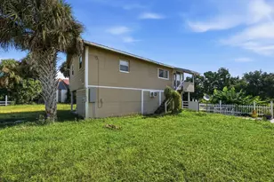 1041 Pine Way NE, Okeechobee, FL 34974 - Photo 8