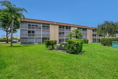 400 Village Green Circle W #117, Palm Springs, FL 33461 - Photo 16