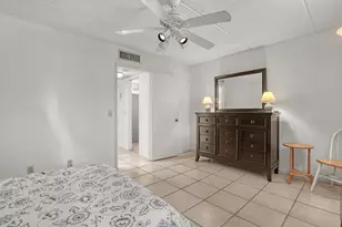 400 Village Green Cir W, Palm Springs, FL 33461 - Photo 10