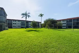 9420 S Hollybrook Lake Dr, Pembroke Pines, FL 33025 - Photo 18