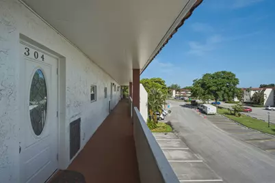 9420 S Hollybrook Lake Drive #304, Pembroke Pines, FL 33025 - Photo 20