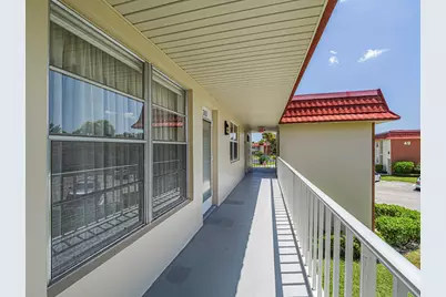 50 Woodland Drive #202, Vero Beach, FL 32962 - Photo 4