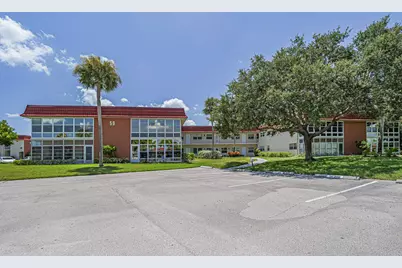 50 Woodland Drive #202, Vero Beach, FL 32962 - Photo 2