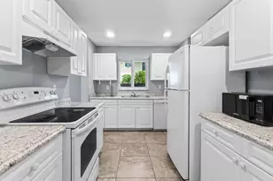 13789 Yarmouth Dr, Wellington, FL 33414 - Photo 8