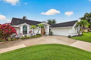 12897 La Rochelle Cir, Palm Beach Gardens, FL 33410 - Photo 2
