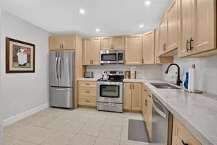 9292 Sabal Ridge Circle, Boca Raton, FL 33434 - Photo 6