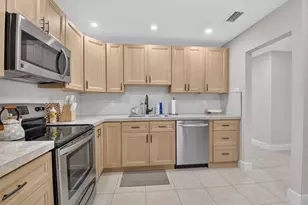 9292 Sabal Ridge Circle, Boca Raton, FL 33434 - Photo 8