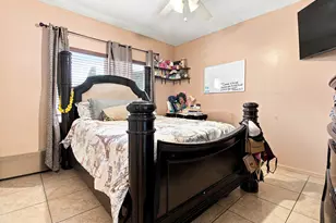 655 W Melrose Cir, Fort Lauderdale, FL 33312 - Photo 10