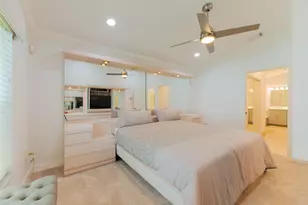 19200 NW 24th Ct, Pembroke Pines, FL 33029 - Photo 18