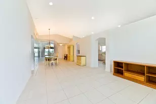 19200 NW 24th Ct, Pembroke Pines, FL 33029 - Photo 4