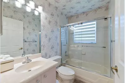 19200 NW 24th Court, Pembroke Pines, FL 33029 - Photo 22