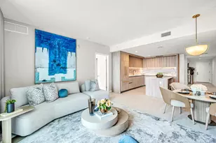 77 SE 5th St, Miami, FL 33131 - Photo 14