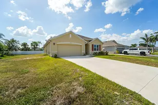 619 Balboa St, Sebastian, FL 32958 - Photo 2