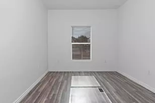 105 2nd St, Lake Park, FL 33403 - Photo 18