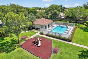 9650 Lago Dr, Boynton Beach, FL 33472 - Photo 32
