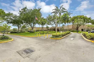 9801 Sunrise Lakes Blvd, Sunrise, FL 33322 - Photo 6