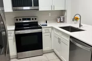 4414 Woodland Cir, Tamarac, FL 33319 - Photo 6