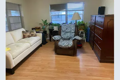 126 Bedford E, West Palm Beach, FL 33417 - Photo 2
