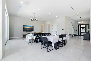 334 NE 3rd Ct, Boca Raton, FL 33432 - Photo 12