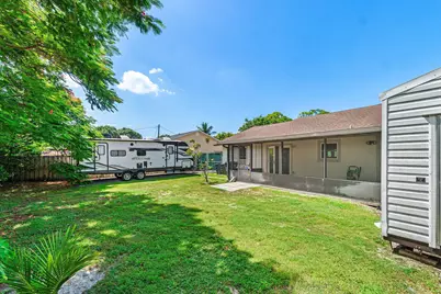 7442 Canal Drive, Lake Worth, FL 33467 - Photo 32