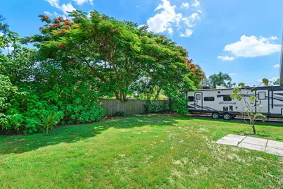 7442 Canal Drive, Lake Worth, FL 33467 - Photo 30