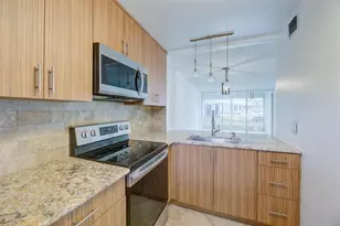 113 Royal Pk Dr, Oakland Park, FL 33309 - Photo 4