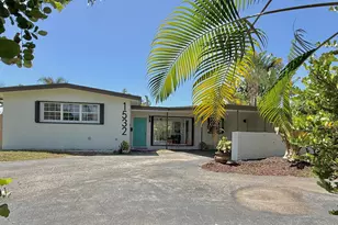 1532 NE 27th Dr, Wilton Manors, FL 33334 - Photo 1