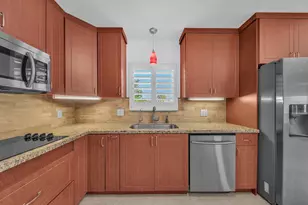 310 SE 8th Ct, Pompano Beach, FL 33060 - Photo 16