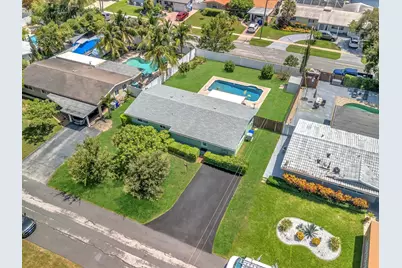 310 SE 8th Court, Pompano Beach, FL 33060 - Photo 8