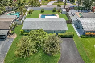 310 SE 8th Ct, Pompano Beach, FL 33060 - Photo 8