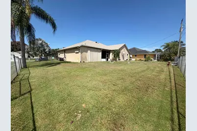 606 SE Stow Terrace, Port Saint Lucie, FL 34984 - Photo 4