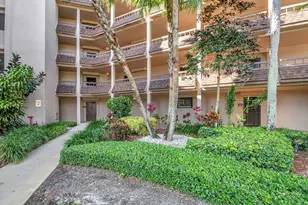 4702 Fountains Dr S, Lake Worth, FL 33467 - Photo 2