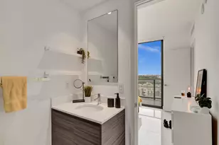 121 NE 34th St, Miami, FL 33137 - Photo 20