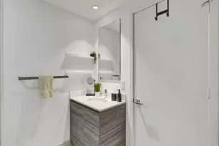 121 NE 34th St, Miami, FL 33137 - Photo 12