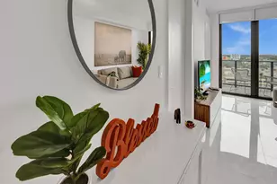 121 NE 34th St, Miami, FL 33137 - Photo 18
