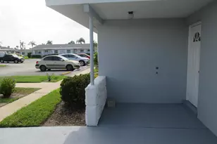2611 W Barkley Dr W, West Palm Beach, FL 33415 - Photo 2