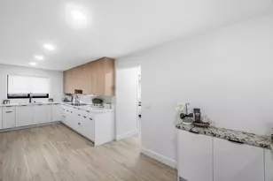 2538 SW 13th Ct, Boynton Beach, FL 33426 - Photo 10