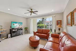 9070 Tremezzo Ln, Boynton Beach, FL 33472 - Photo 8